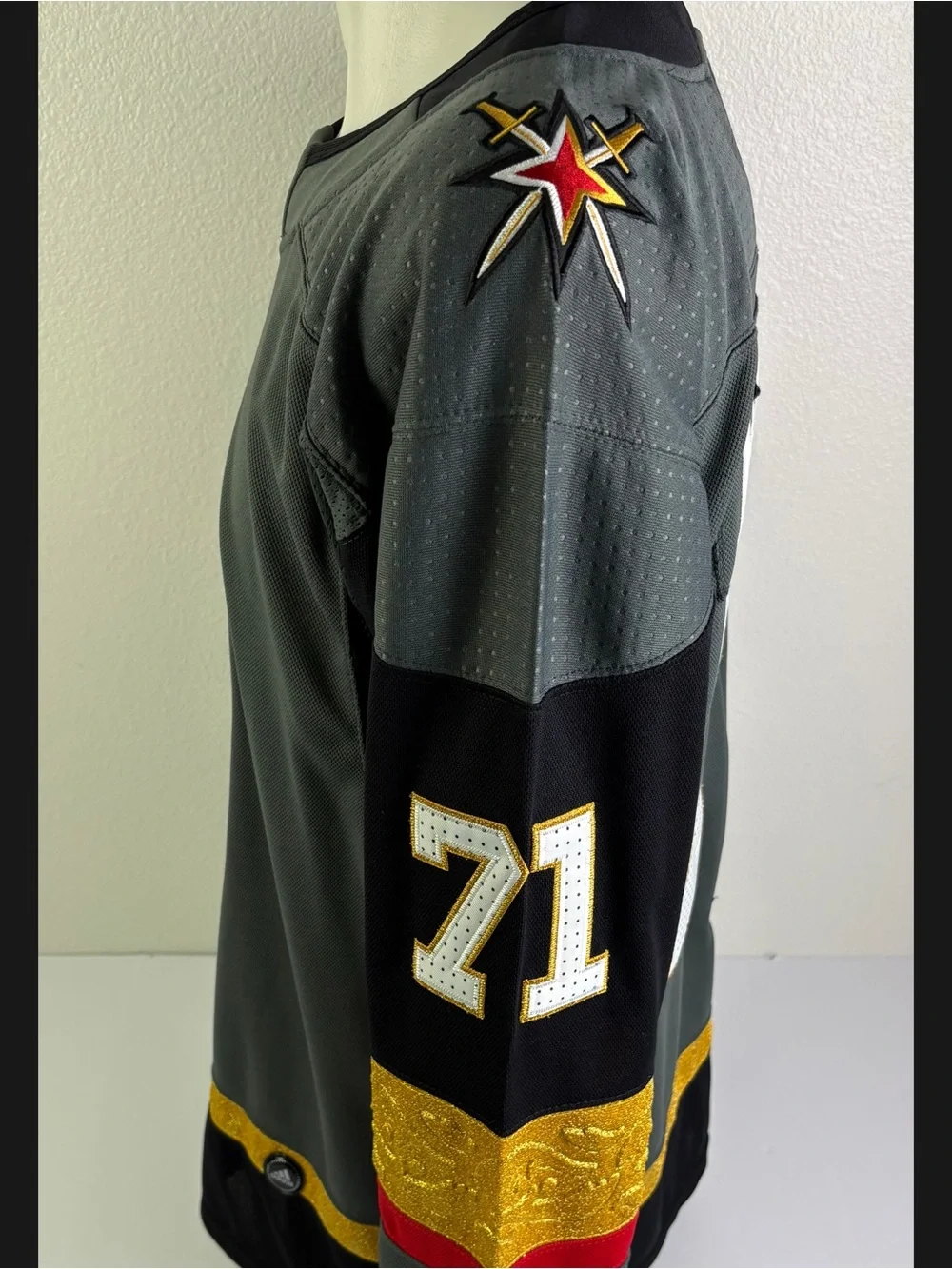 William Karlsson #71 Vegas Golden Knights Adidas NHL Jersey Size 52 NWT